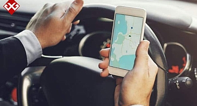 Google Haritalar, Android Auto için soğuk renk paletiyle güncellendi