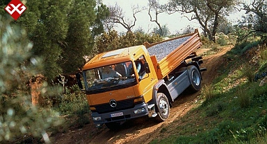 Karayolu dağıtım taşımacılığı lideri Mercedes-Benz Atego 25 yaşında